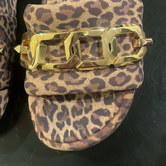 Good American Chain Platform Slide Sandal Leopard
Size 7 1/2 - Picture 7 of 12